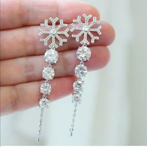 New 925 Silver Drop Earrings White Sapphire